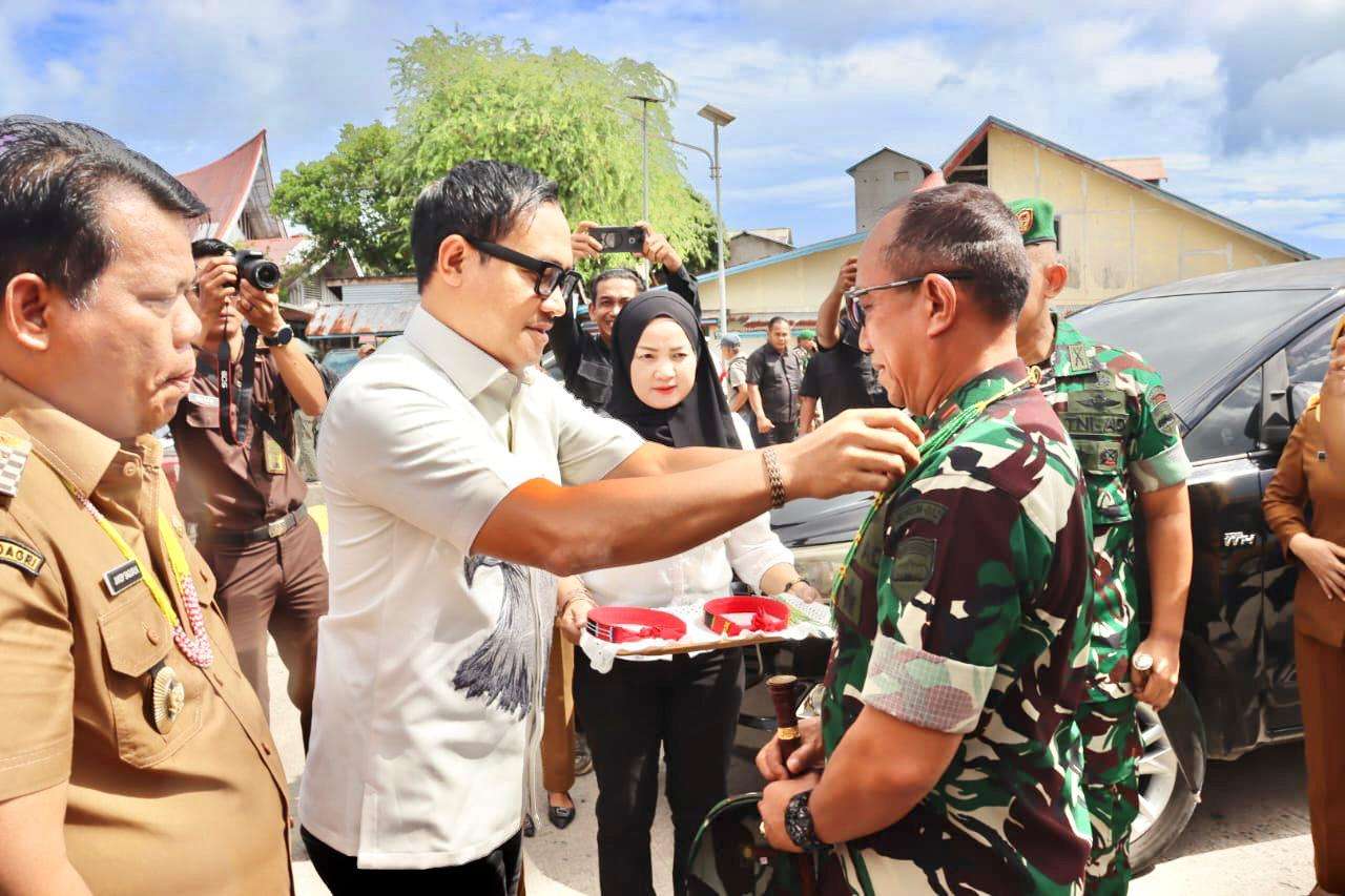 Tingkatkan Keamanan Wilayah Terdepan, Bupati Mentawai Terima Kunjungan Danrem 032/Wirabraja