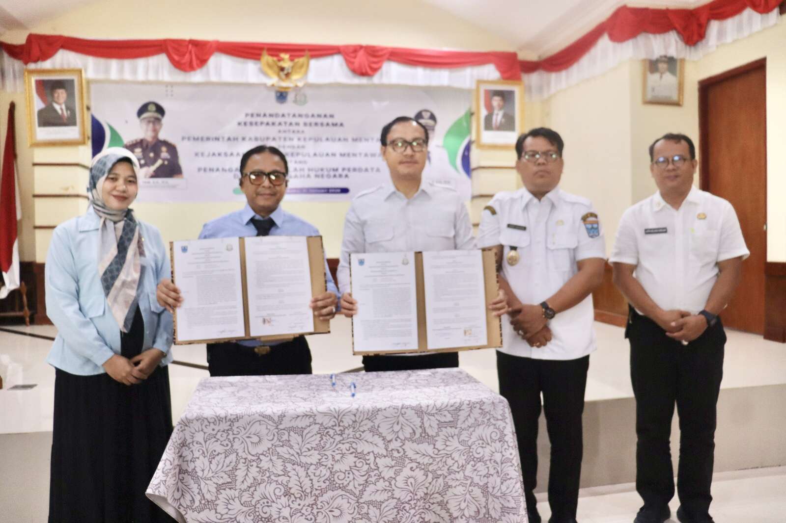 Bupati Mentawai Teken Kesepakatan Bersama dengan Kejari Terkait Penanganan Hukum Perdata dan TUN