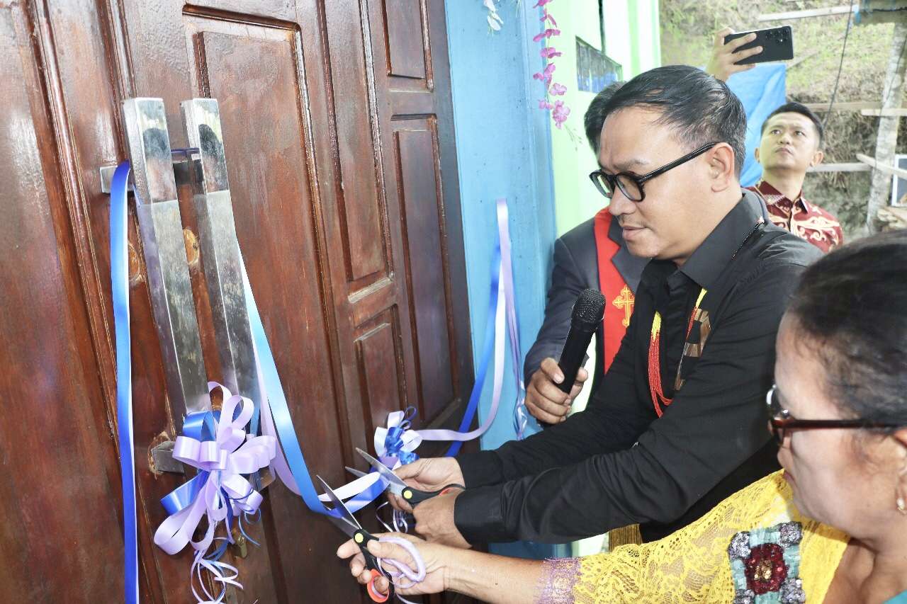 Bupati Mentawai Rinto Wardana Resmikan Gereja GPDI Rehobot Bosua: Bukti Kekompakan Jemaat dan Iman yang Kokoh