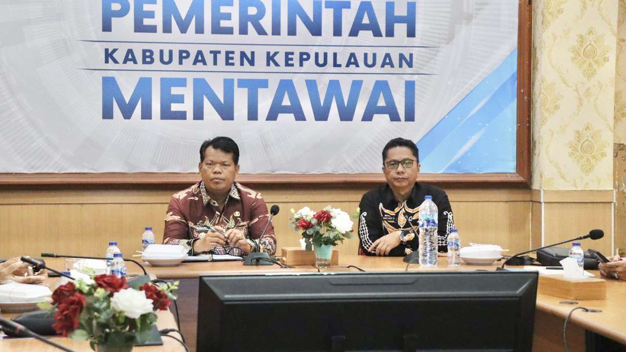Wakil Bupati Mentawai Pimpin Rapat Beasiswa UKI dan Kerjasama dengan UNP