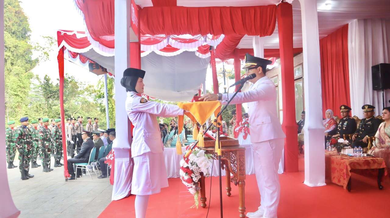 Bupati Rinto Wardana Pimpin Upacara HUT RI ke-80 di Mentawai, Ajak Masyarakat Jaga Persatuan