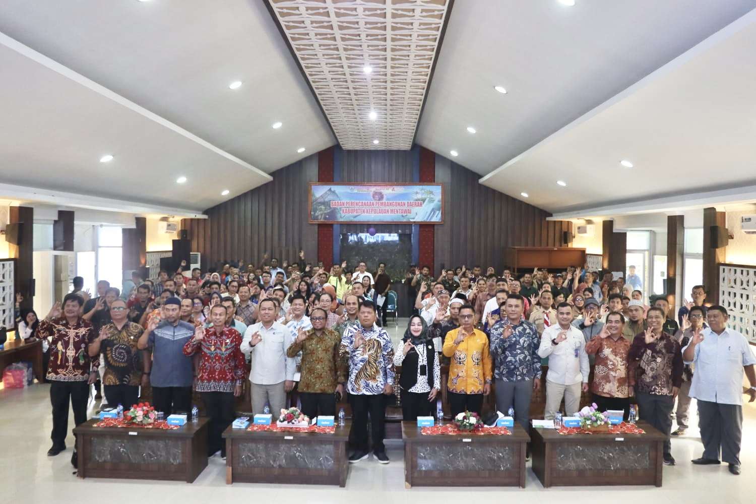 Wakil Bupati Jakop Saguruk Buka Kegiatan Penguatan Kapasitas HAM di Mentawai