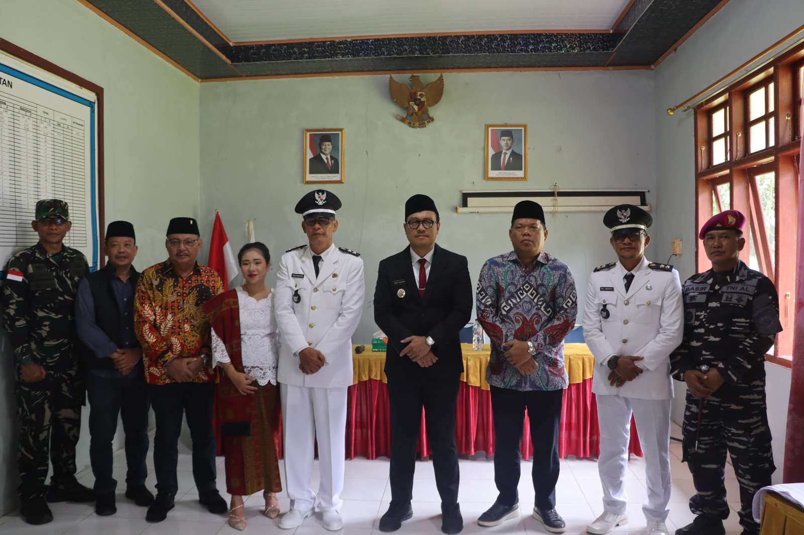 Bupati Mentawai Lantik Pj Kepala Desa Matotonan dan Madobag, Tekankan Pelestarian Budaya dan Kehati-hatian Kelola Dana Desa