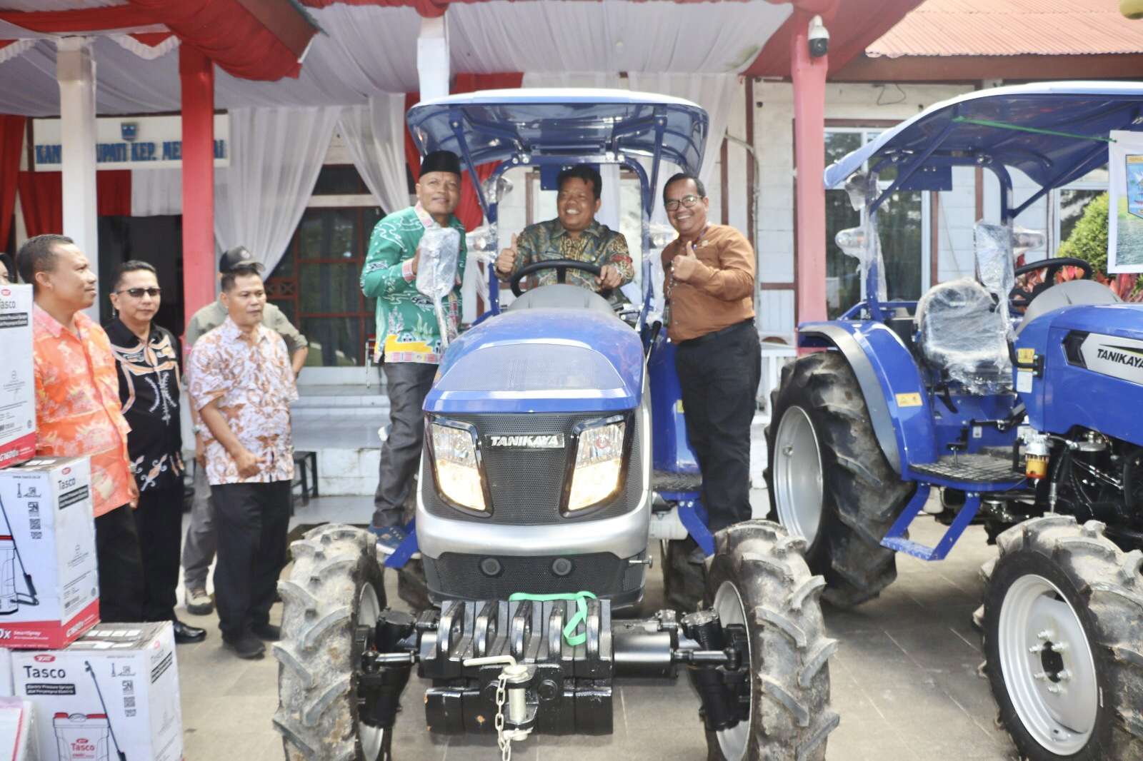 Wakil Bupati Mentawai Terima Bantuan Alsintan, Dorong Produktifitas dan Kesejahteraan Petani